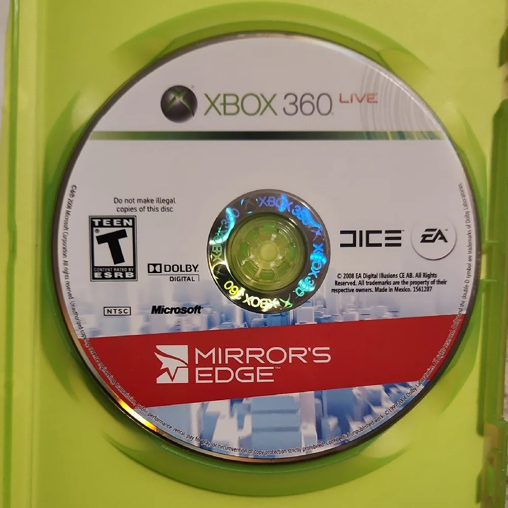 Mirror's Edge for Xbox 360 - - Green Case - Picture 7 of 7